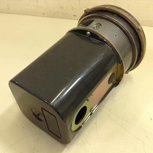 Used DWYER Pressure Gauge 3003 #70584