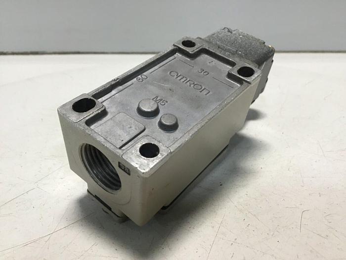 Used OMRON Limit Switch D4B-2115N-R #121531