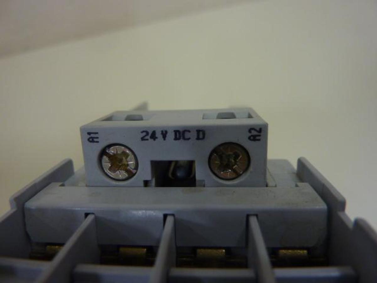 Used ALLEN BRADLEY Contactor 100-C09D.400 SER A Used