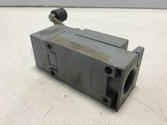 Used SQUARE D Limit Switch 9007-C54B #121682