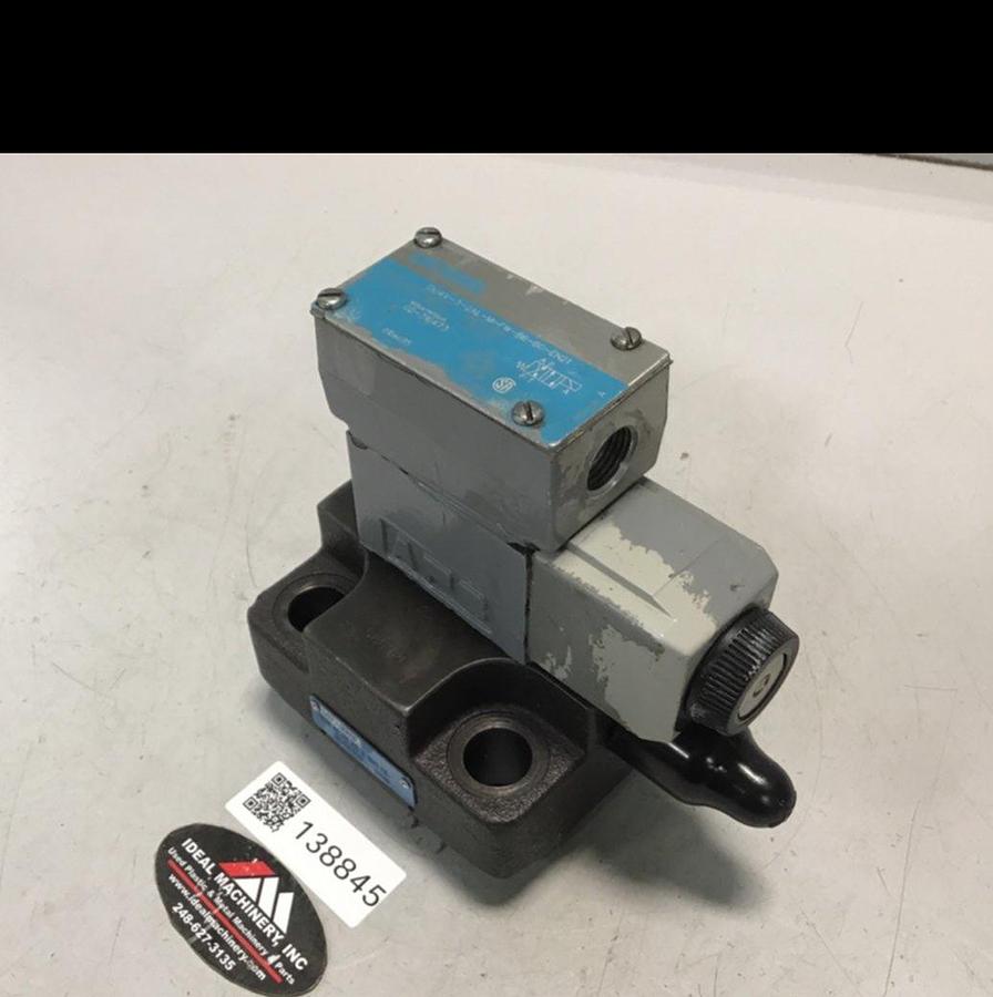 Used VICKERS Valve DG4V32ALMFWB660EN21 USED