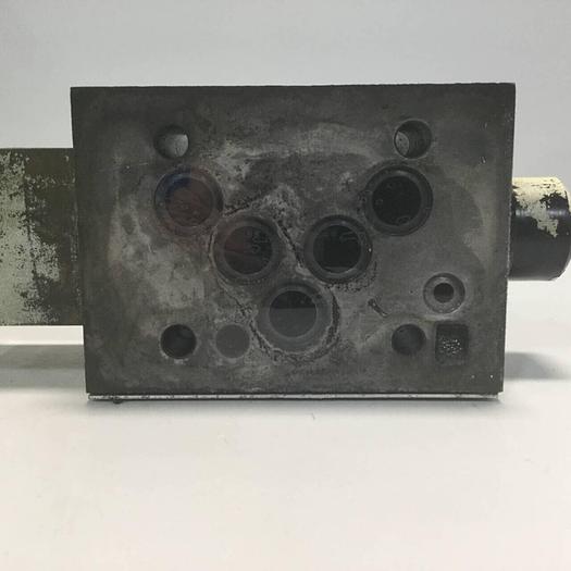 Used VICKERS Valve DG20S4 012F 50 S553 #132165