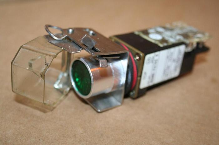 Used ALLEN BRADLEY Push Button 800MR-PA16S GREEN Used