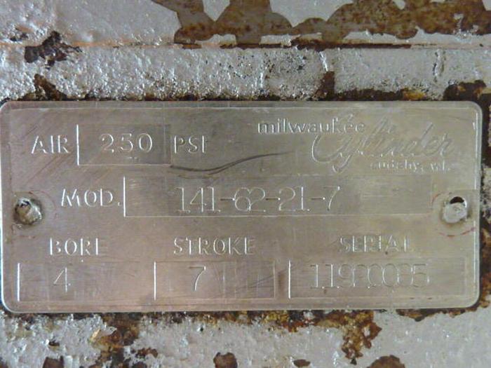 Used MILWAUKEE Cylinder 141-62-21-7 #32342