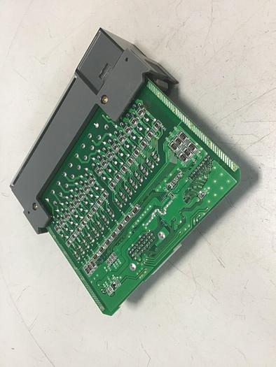 Used ALLEN BRADLEY Output Module 1746-OA16 SER D #127727