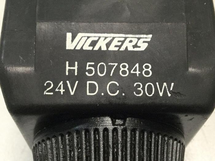 Used VICKERS Valve DG4V-3S-33C-M-U-H5-60 #111273