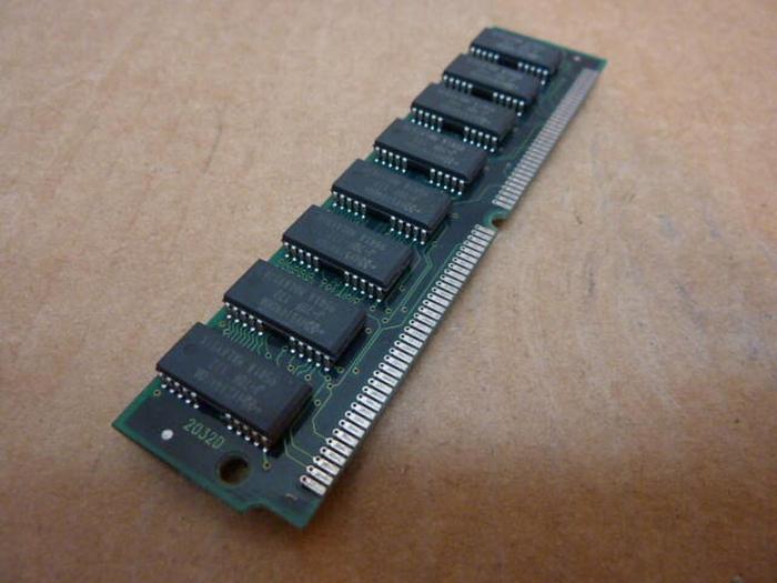 Used HYUNDAI Circuit Board HYM532200AM-70FMA #26264