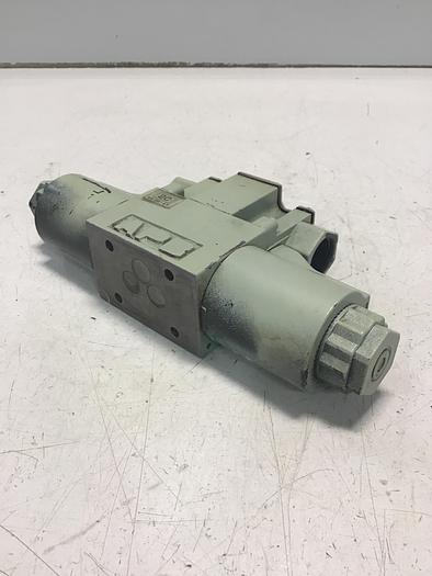 Used VICKERS DG4VC-3-2C-M-PS1-H-7-PC1-52 Valve Used #142471