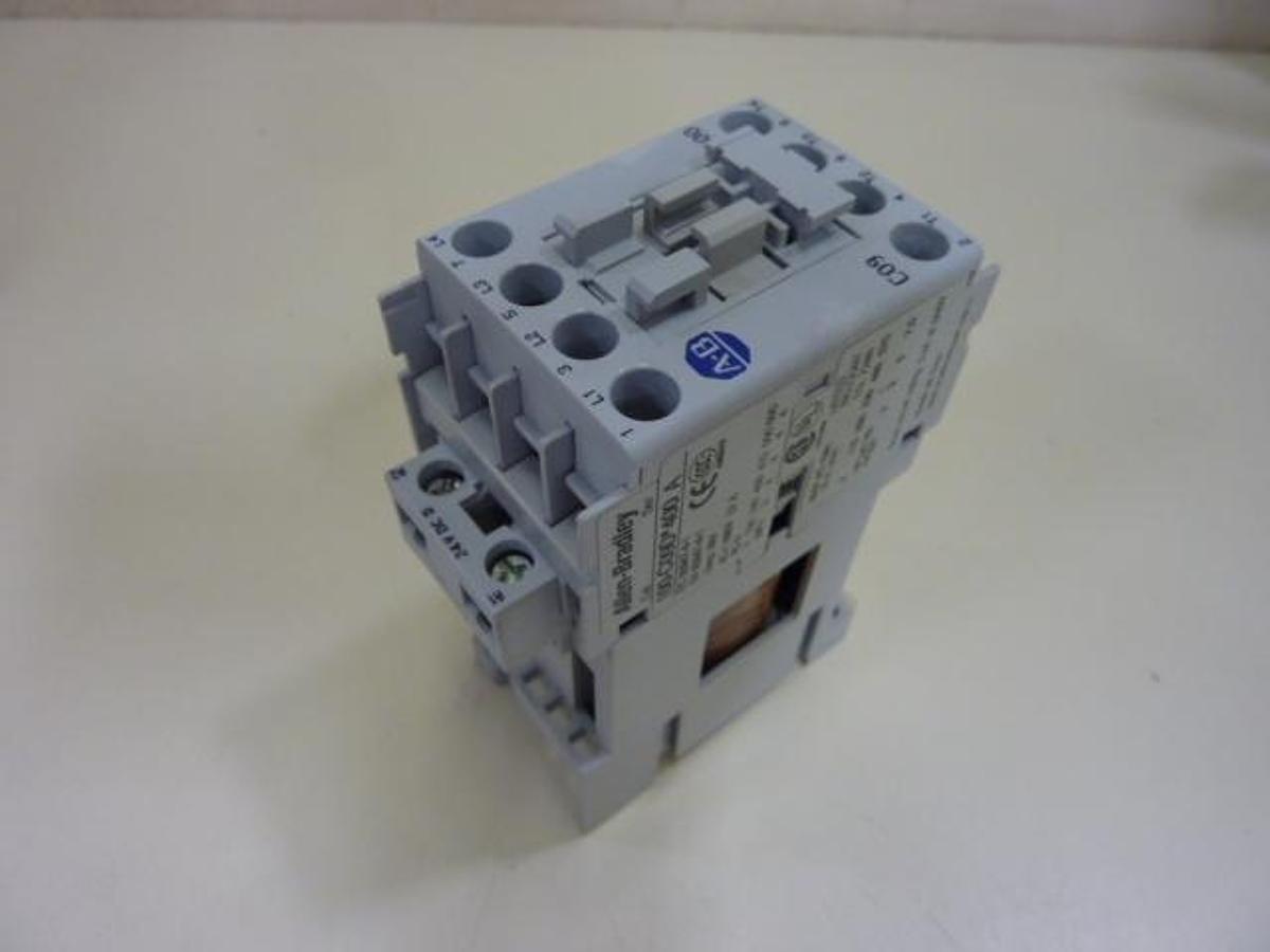 Used ALLEN BRADLEY Contactor 100-C09D.400 SER A Used