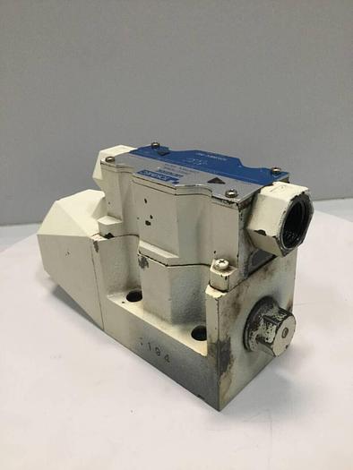 Used VICKERS Valve DG4V-5-2A-M-P7L-H-6-30 Used