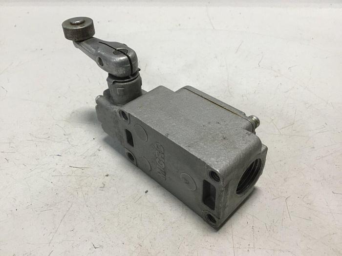 Used YAMATAKE Micro Limit Switch 1LS1-J #122162