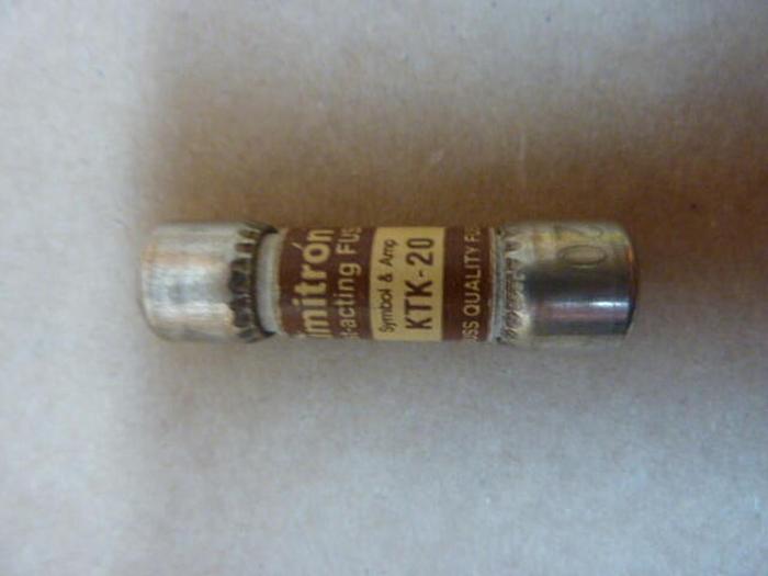 Used LIMITRON 20 Amp Fuse KTK-20 #36077