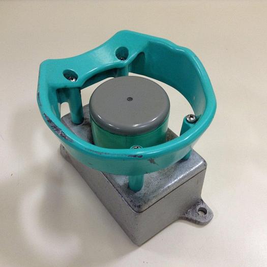 Used PEPPERL & FUCHS Device Box / Capacitive Sensor FS-1-75 / PB2-008-6 #71096