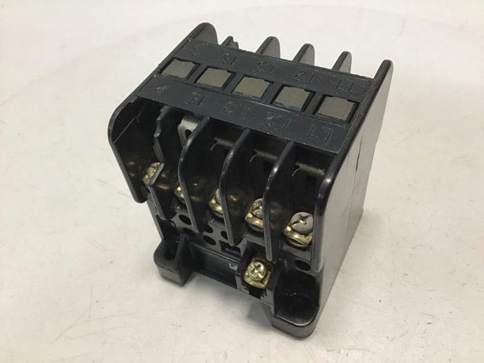Used FUJI ELECTRIC Contactor SRCA3631-5-1/UL 1RC0F01 #112259