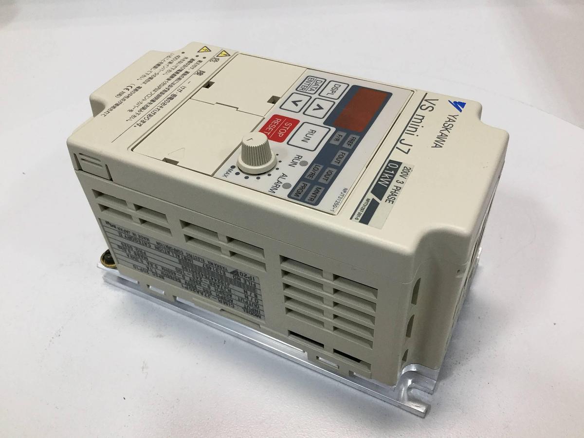 Used YASKAWA VS Mini J7 Inverter CIMR-J7AA20P1 USED
