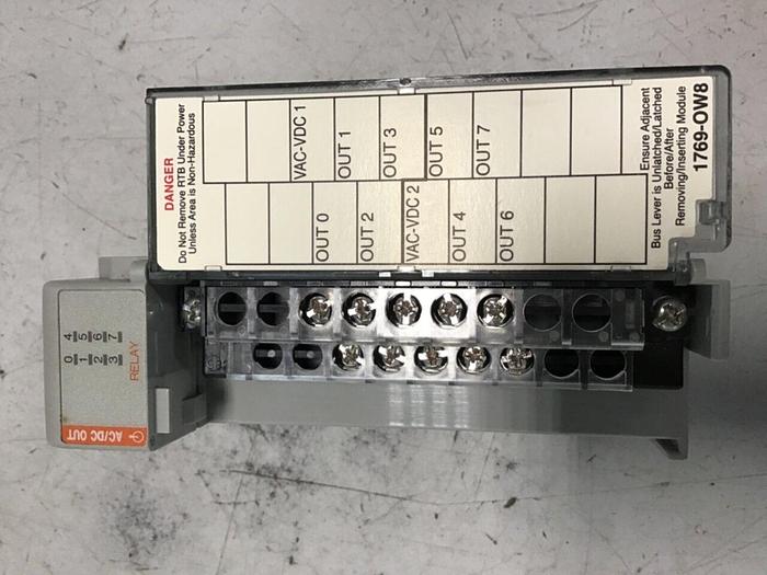 Used ALLEN BRADLEY Compact I/O Output Module 1769-OW8 SER B #140271