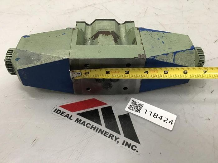 Used VICKERS Directional Control Valve DG4V56CMP7LH630JA170 #118424