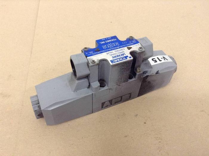 Used VICKERS Directional Control Valve DG4VC33CMPS2H750JA537X #71240