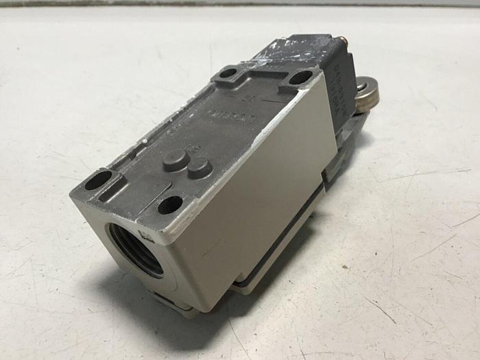 Used OMRON Limit Switch D4B-2115N-R #121505