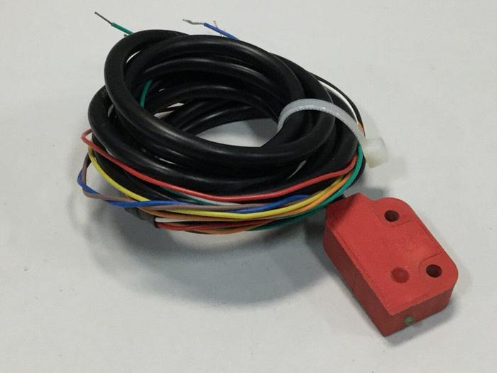 Used IDEM SAFETY SWITCHES Coded Miniature Switch 114105 #103708