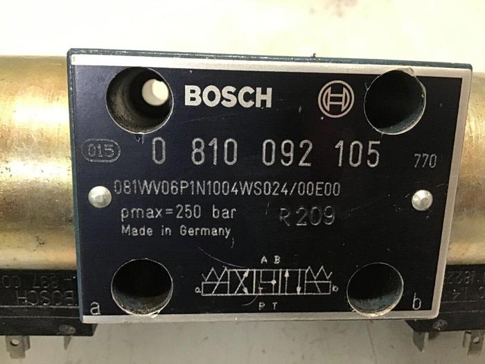 Used BOSCH Directional Valve 0 810 092 105 Used