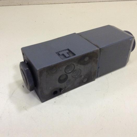 Used VICKERS Solenoid Valve DG4V32AMUHL760 Used
