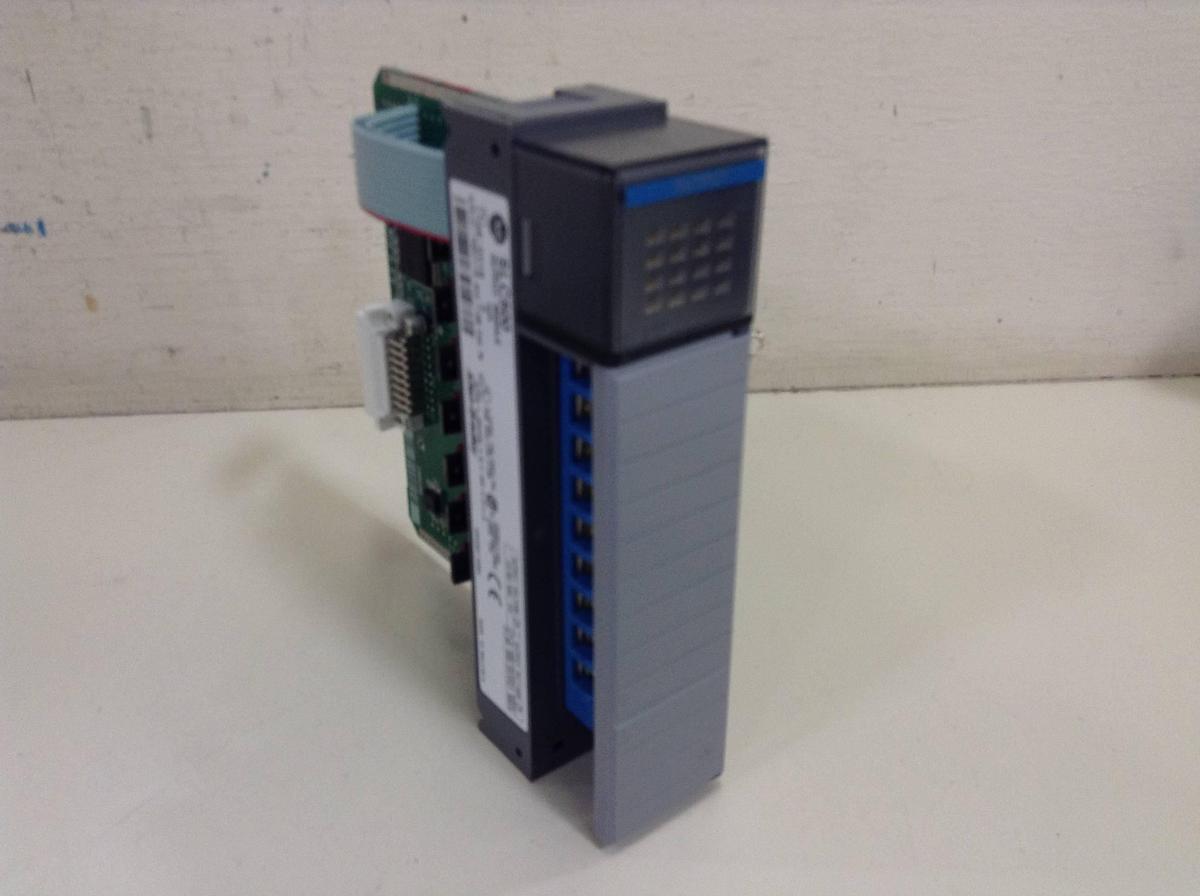 Used ALLEN BRADLEY Output Module 1746-OV16 SER C Used