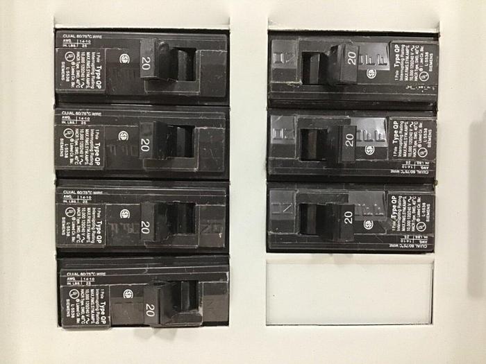 Used SIEMENS Main Lug Load Center E0816ML1125FCU #112546