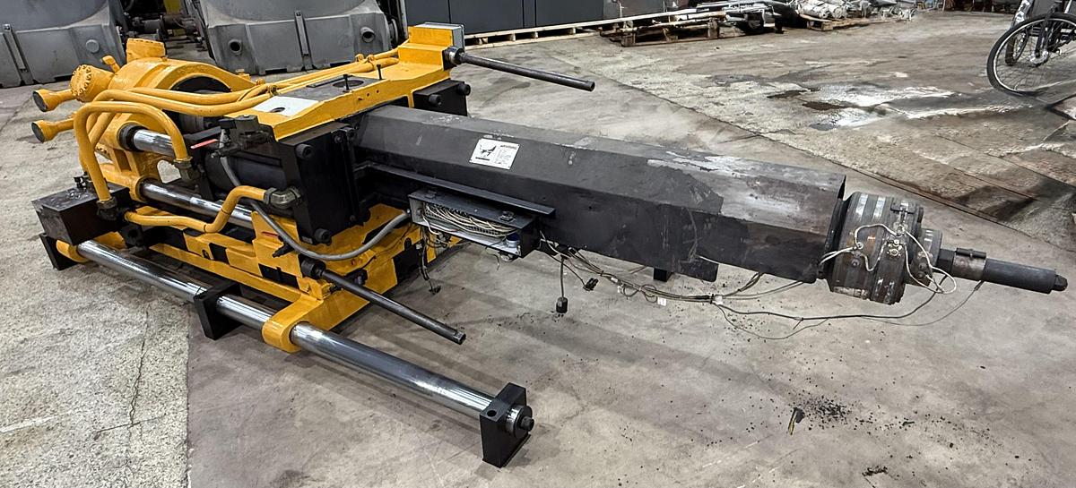 Used CINCINNATI MILACRON M H 500-76 / IU