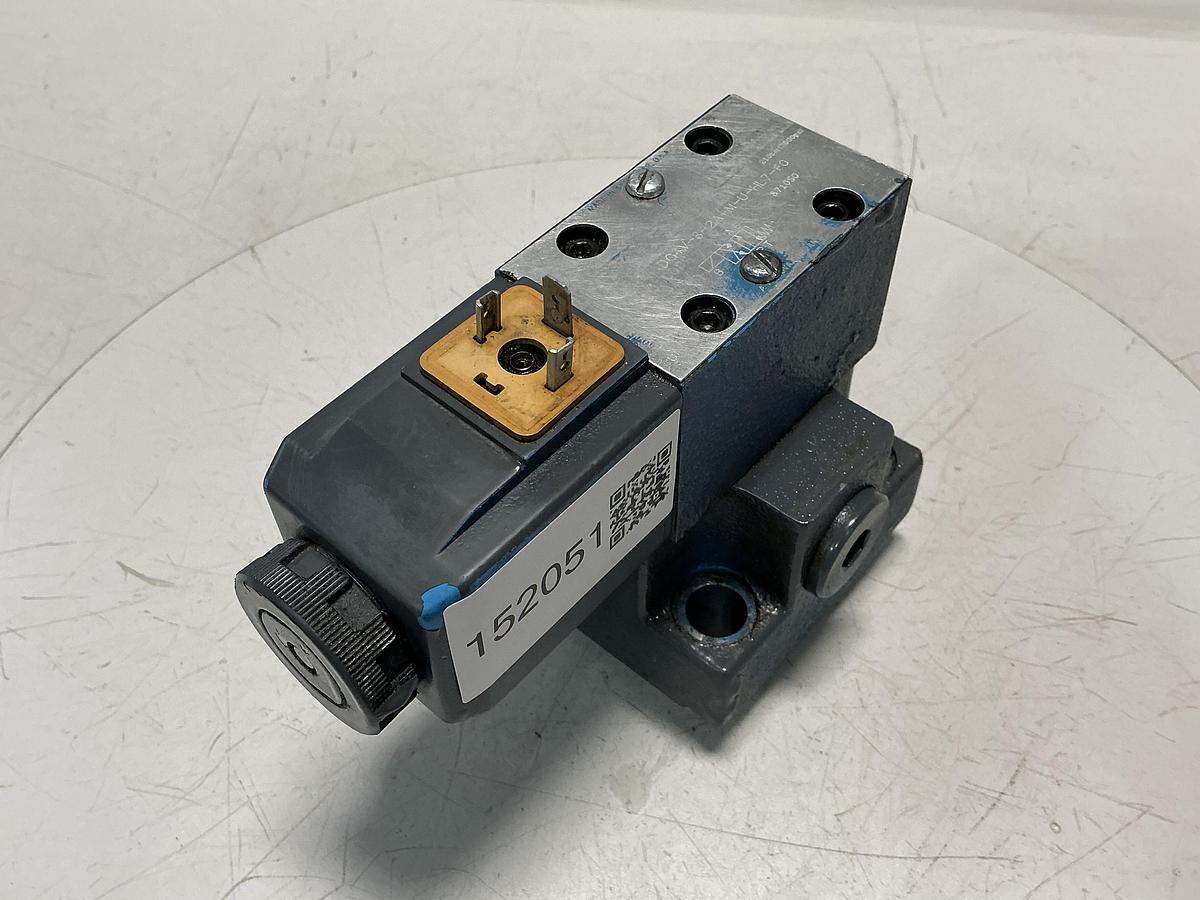 Used VICKERS DG4V-3-2A-M-U-HL7-60