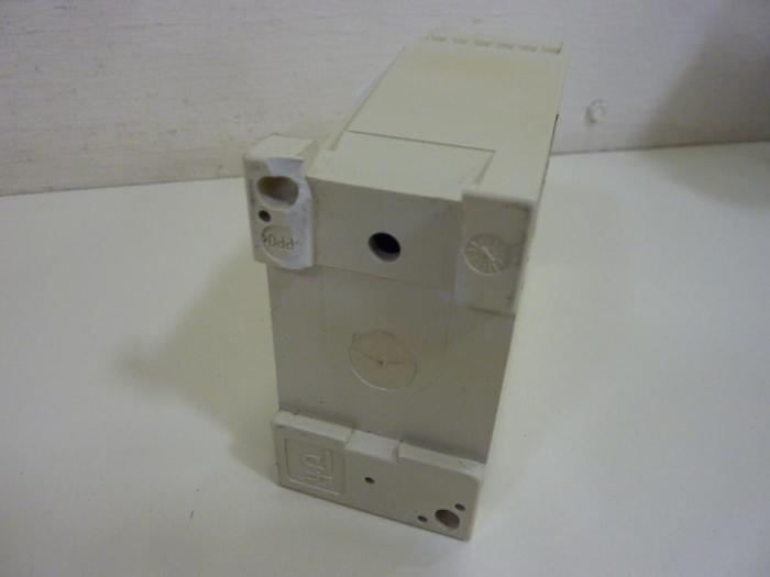 Used PEPPERL & FUCHS Amplifier Relay RE-1 #55581