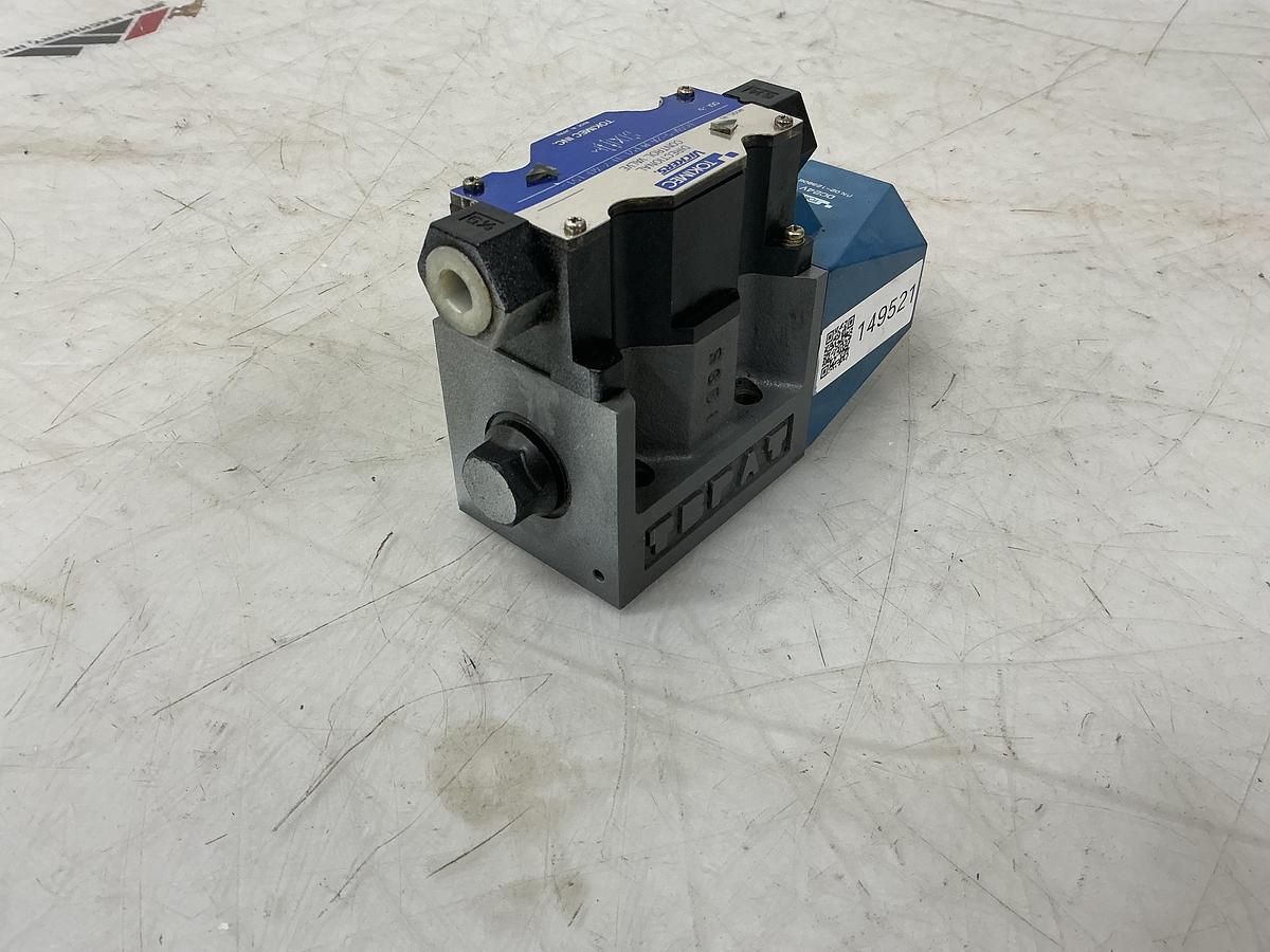 Used VICKERS DG4V-5-2A-M-P7L-H-7-40-151