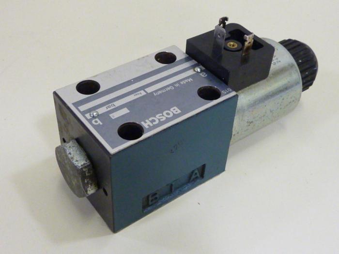 Used BOSCH Directional Valve 0 810 091 227 #54148