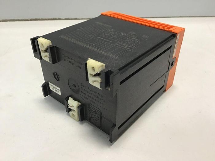 Used DOLD Safemaster Safety Relay B05988.61/324 USED