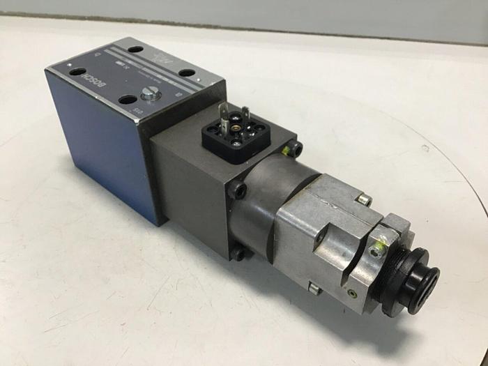 Used BOSCH Servo Proportional Valve 0 811 403 001 Used