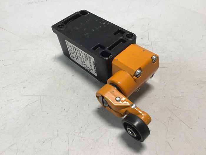 Used SIEMENS Limit Switch 3SE3 120-1J-ZX #121119