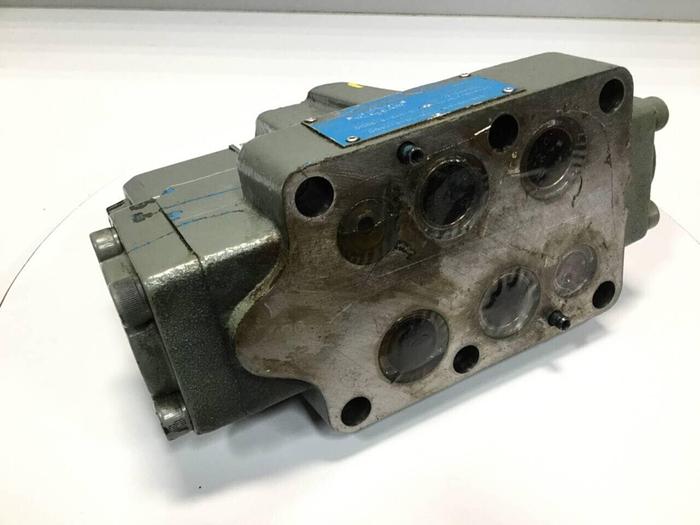 Used VICKERS Directional Control Valve DG4V-3-6C-M-U-HL7-60-B13 Used