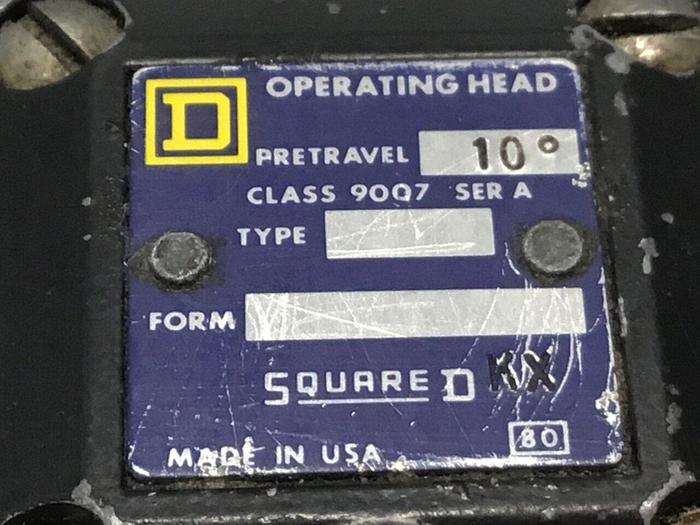 Used SQUARE D Limit Switch 9007-AEQ2699 Used