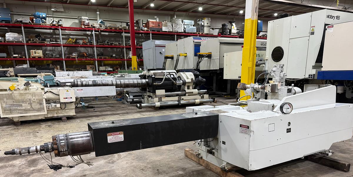 Used TOSHIBA ISF390VLW-19B INJECTION UNIT