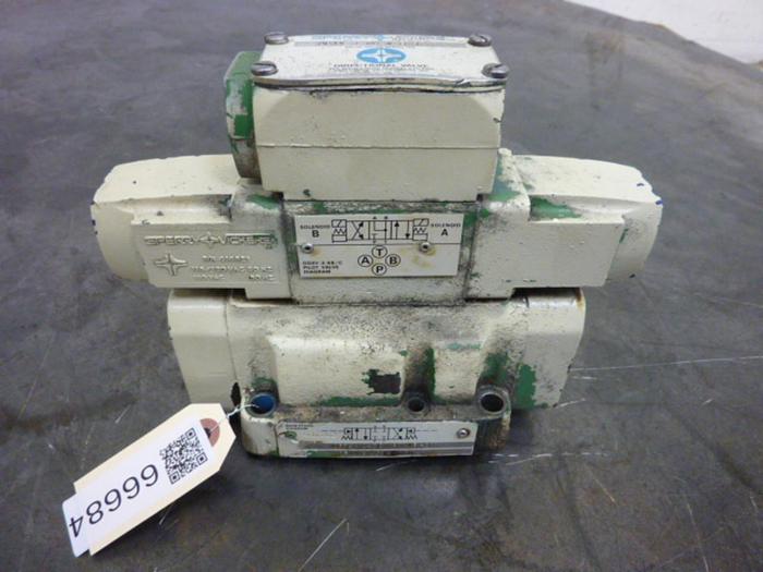 Used SPERRY VICKERS Directional Valve Assembly DG4V36CWB12 Used