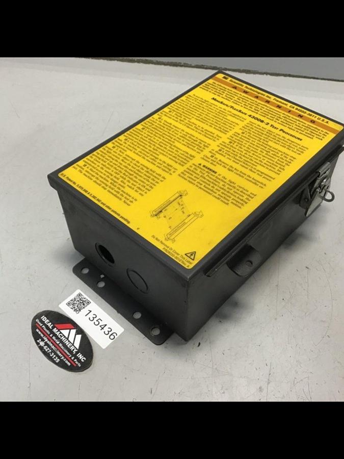 Used STI Light Curtain Control MS4324B2-AC1-15X-5R-U #135436
