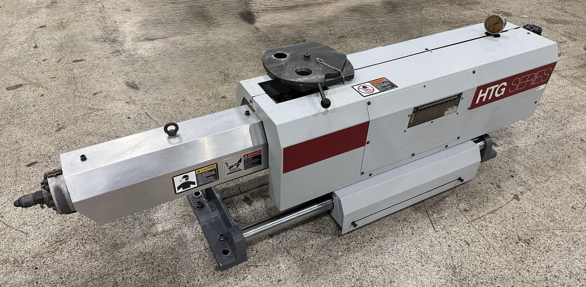 Used VAN DORN DEMAG 210HTG720 / injection unit