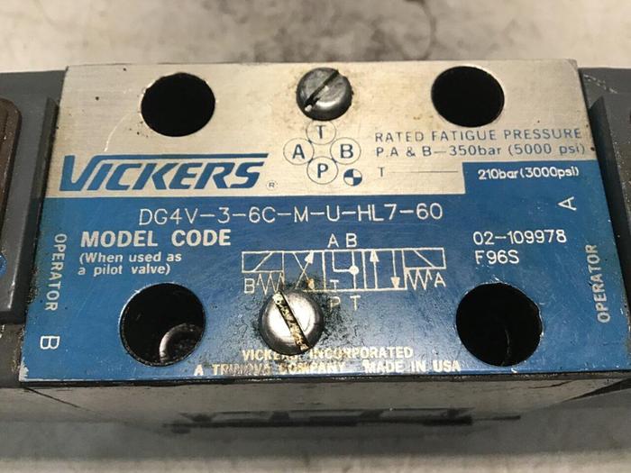 Used VICKERS Directional Valve DG4V-3-6C-M-U-HL7-60 Used