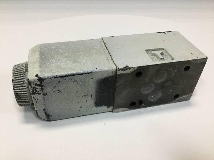 Used VICKERS Valves DG4V-3-2AL-M-U-HL7-60 #98835