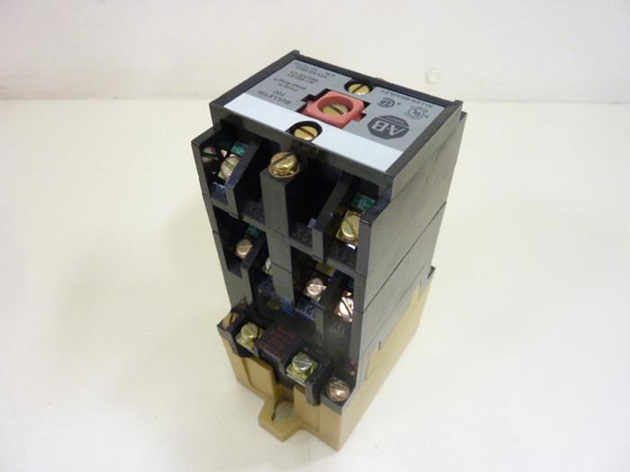 Used ALLEN BRADLEY Relay 700-P600A1 SER B #45864