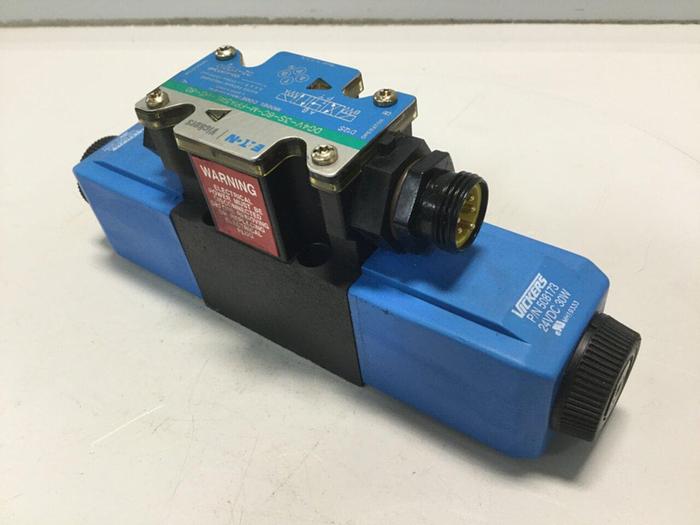 Used VICKERS Directional Control Valve DG4V3S6CMFPA5WLH560 #106068