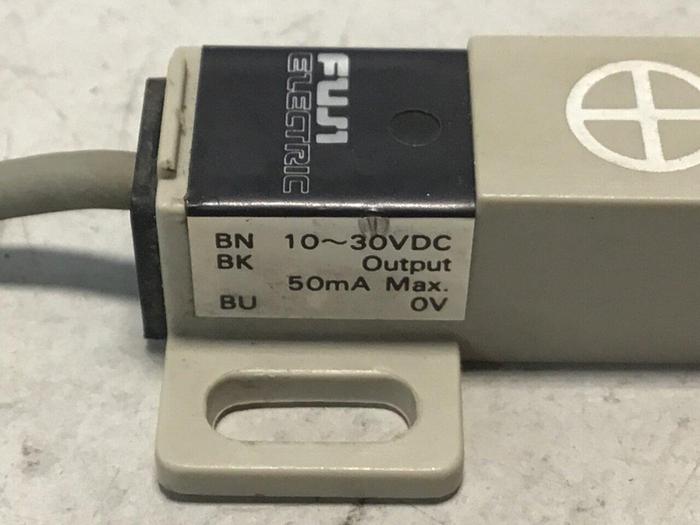 Used FUJI ELECTRIC Proximity Switch PE-B4D3 #128426