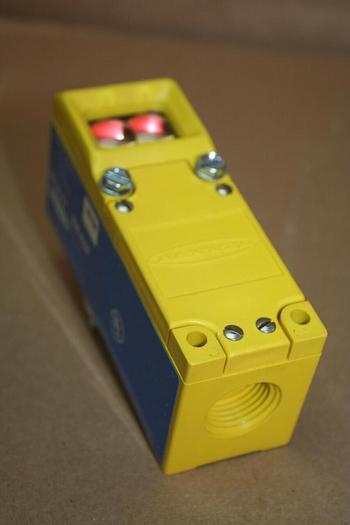 BANNER ENGINEERING Multi Beam Scanner Beam SBAR1GH NEW