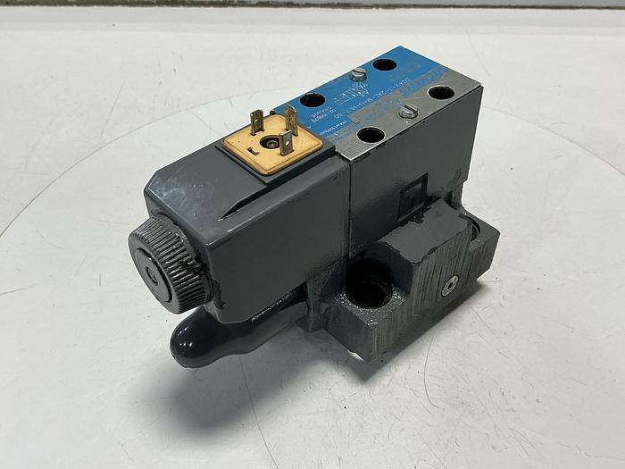 Used VICKERS DG4V-3-2AL-M-U-HL7-60