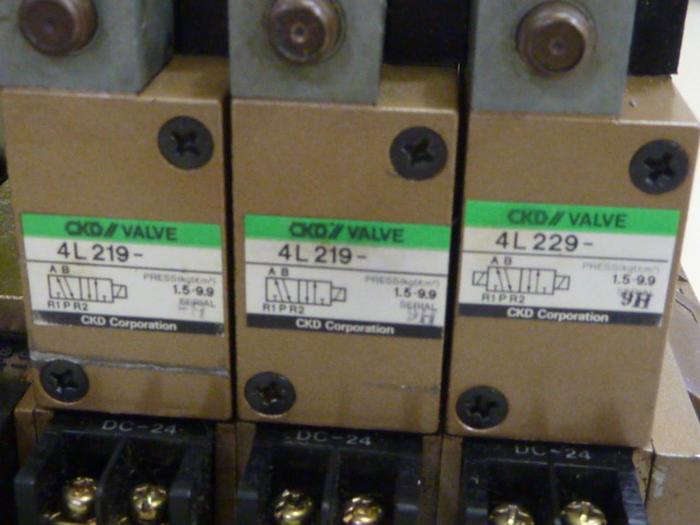 Used CKD CORP Control Block w/ Valves 4L219 USED
